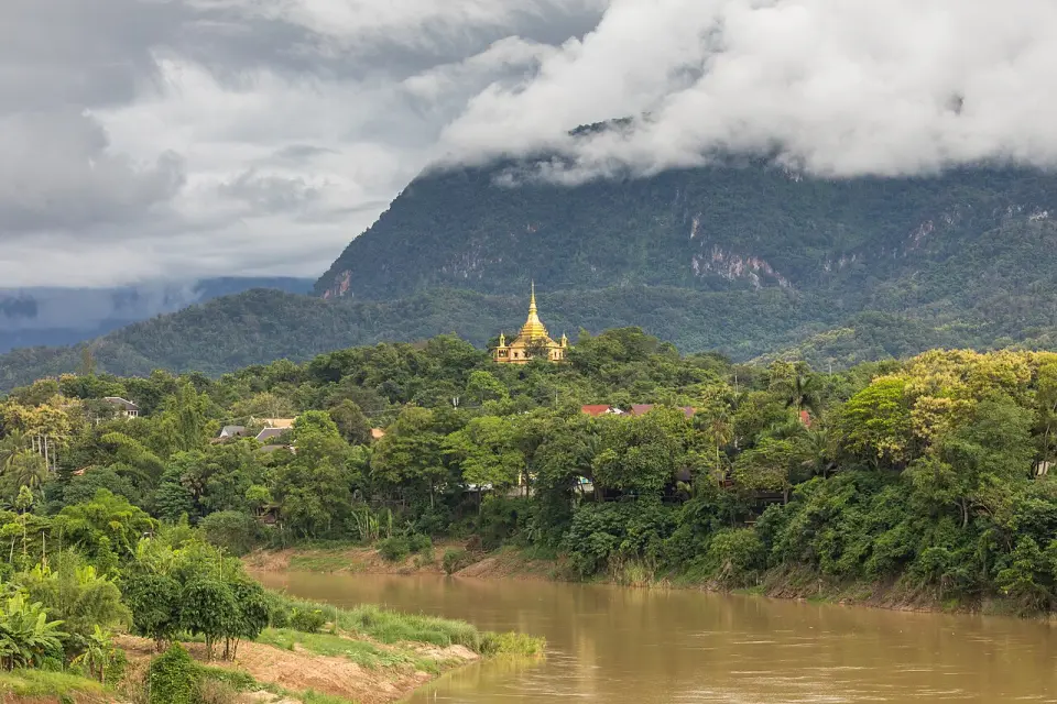 Wat Pa Phon Phao (Peace Pagoda)
