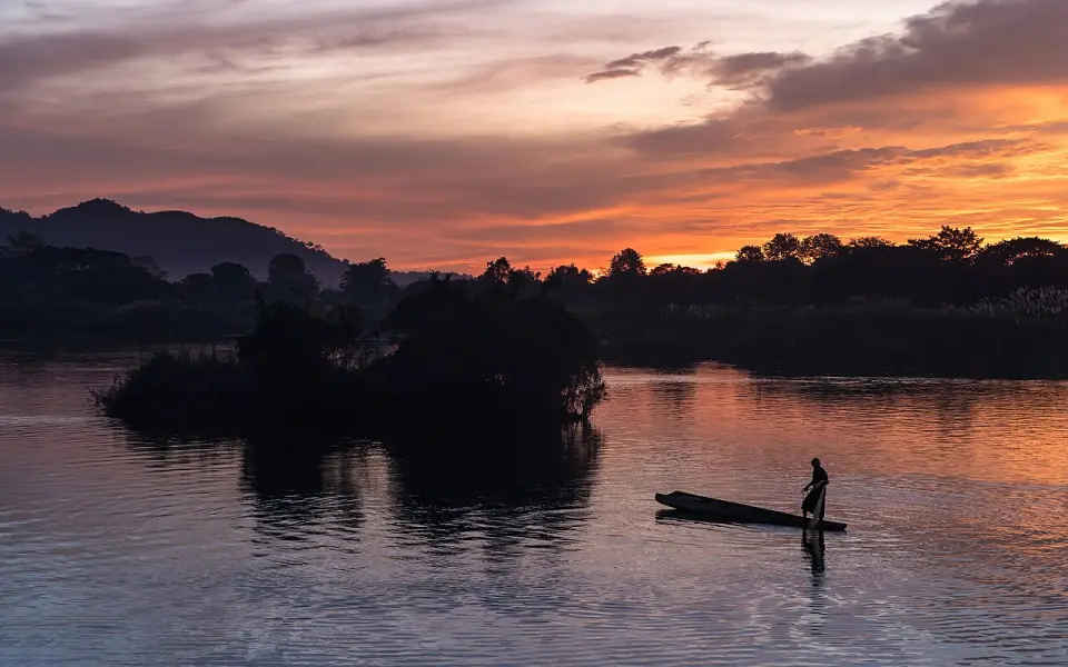 Sunset side of Don Det