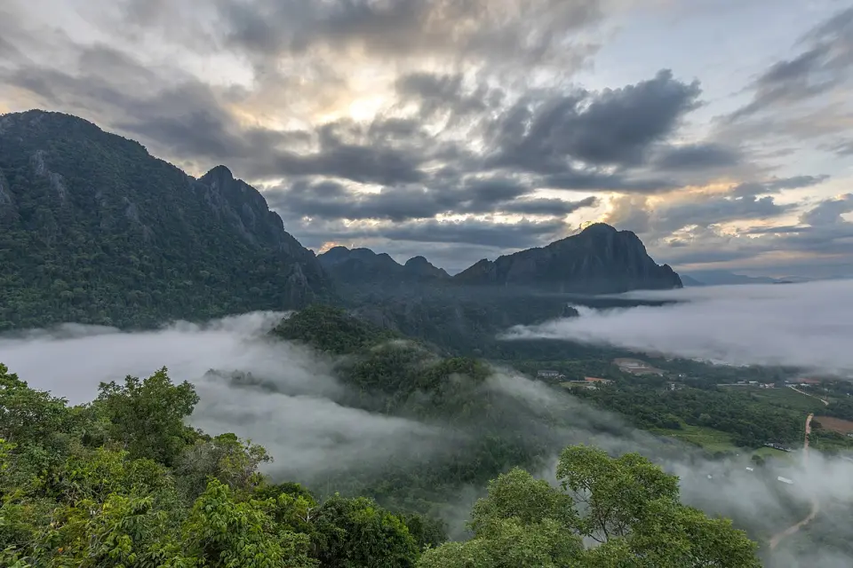 Nam Xay & Pha Ngern viewpoints